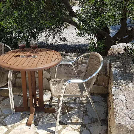 Selene, Mountain Views, No Stairs, 2 Km From Villa *