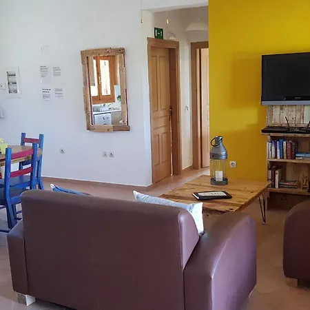 Villa Selene, Mountain Views, No Stairs, 2 Km From