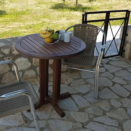 Villa Selene, Mountain Views, No Stairs, 2 Km From