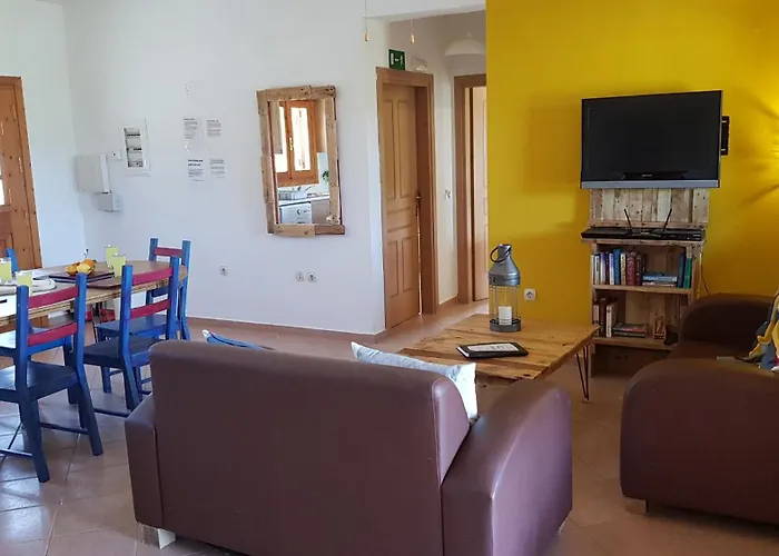 Villa Selene, Mountain Views, No Stairs, 2 Km From