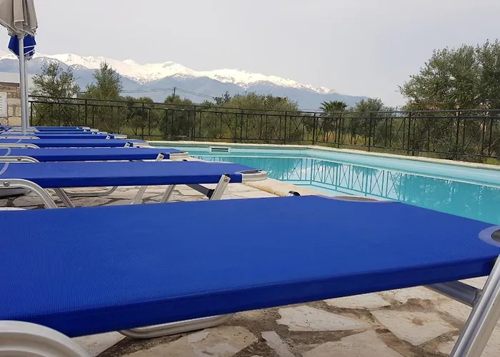 Selene, Mountain Views, No Stairs, 2 Km From * Chania (Crete)